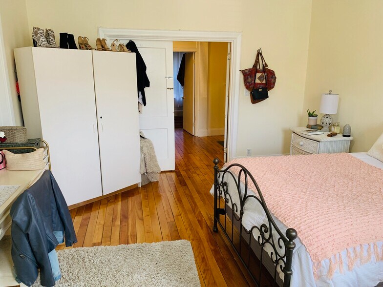 Building Photo - 1288 Commonwealth Ave