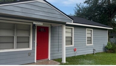 Building Photo - 10430 Wicklowe St