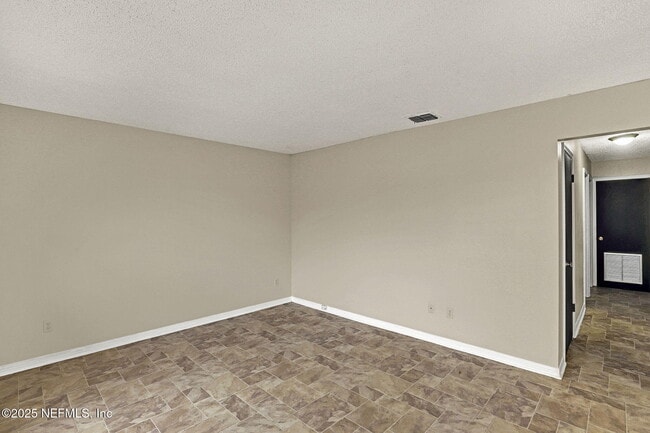 Building Photo - 475 Crabapple Ct