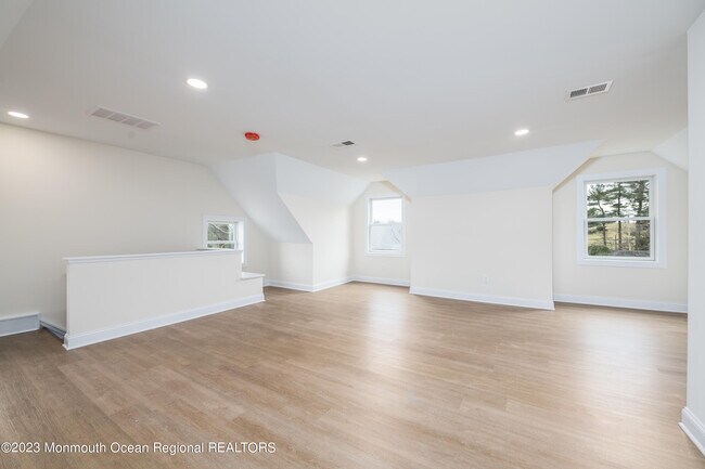 Building Photo - 431 Cooper Rd