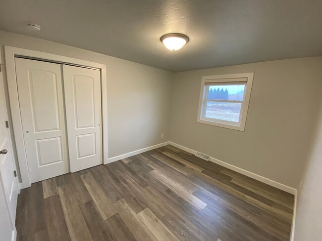 Building Photo - 147 Viewpoint Rd.