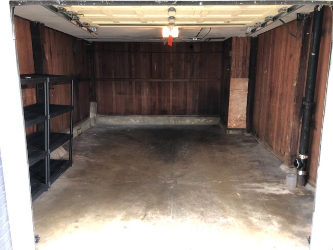 Building Photo - 1305 Cabrillo St