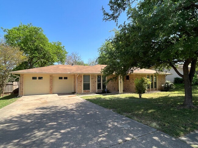 Primary Photo - Great 3/2, Perfect Location