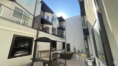 Building Photo - Beautiful 1 bed 1 bath apartment in Downto...