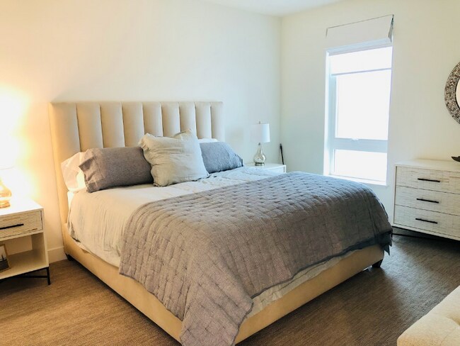 Building Photo - 3578 Rambla Pl