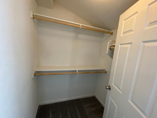 Building Photo - 2032 W Medlock Dr