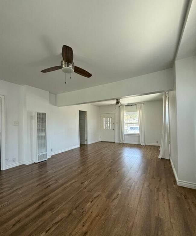 Building Photo - Newly Remodeled 2 bed+ 1.5 bath Single Fam...