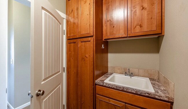 Building Photo - Beautiful Home In Mae Valley
