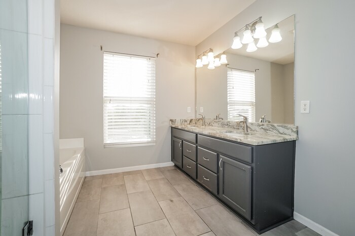 Building Photo - 5343 Royal Brook Dr