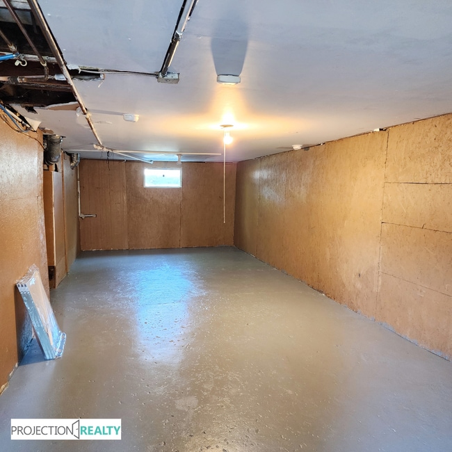 Building Photo - 1538 NE Dekum St