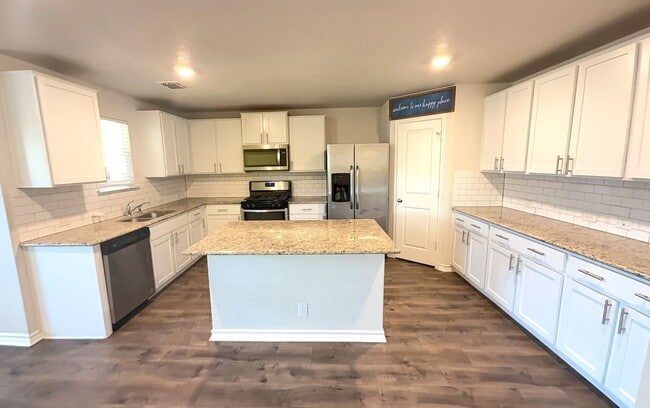 Building Photo - 935 Winged Scoter