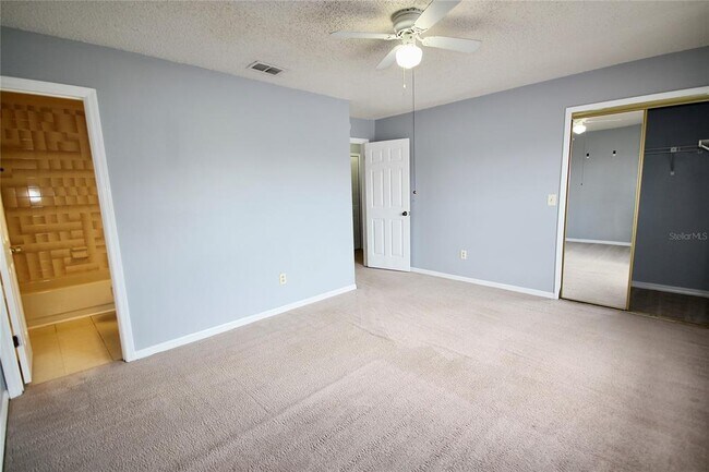 Building Photo - 3283 Oak Lake Pl