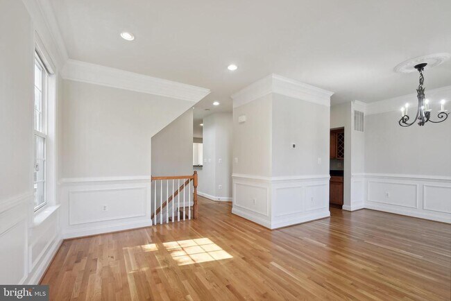Building Photo - 47581 Royal Burnham Terrace
