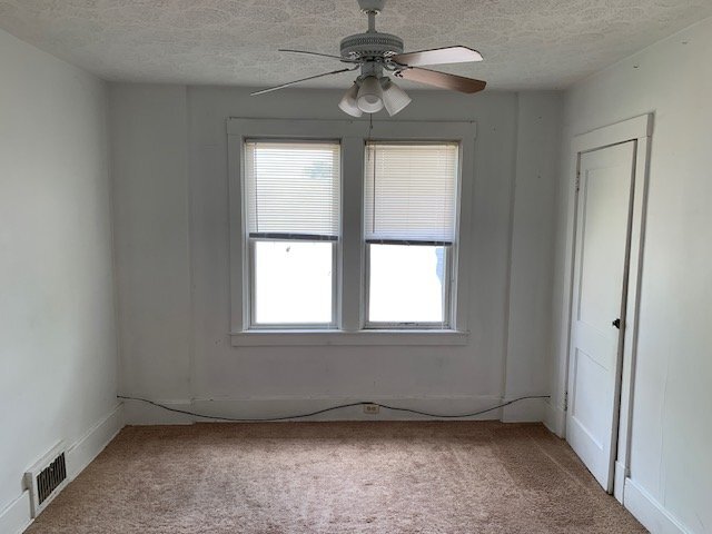 Building Photo - 2916 Clermont Ave