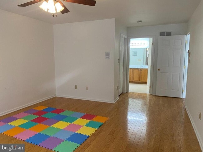 Building Photo - 623 Pepperbush Ct