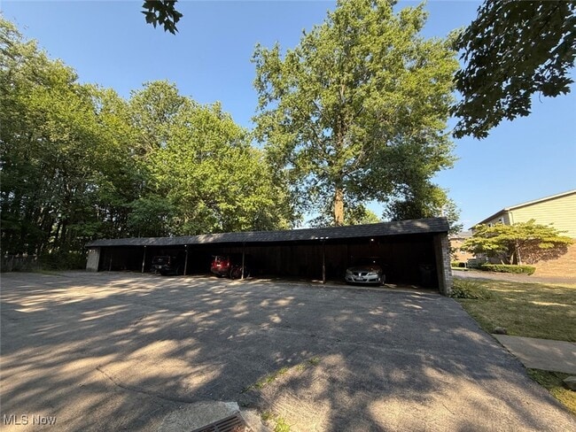 Building Photo - 52 Southwoods Ave