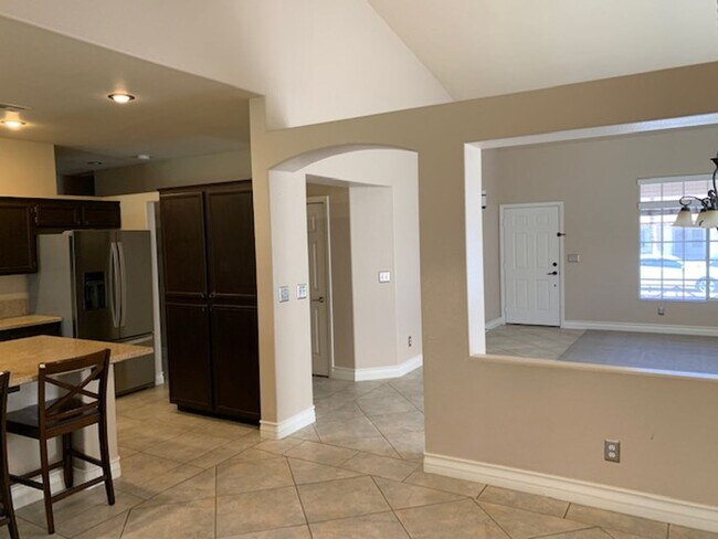 Building Photo - SINGLE STORY WITH A 3 CAR GARAGE IN HENDERSON!!!!