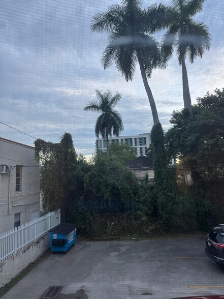 Building Photo - 444 SW 3rd St