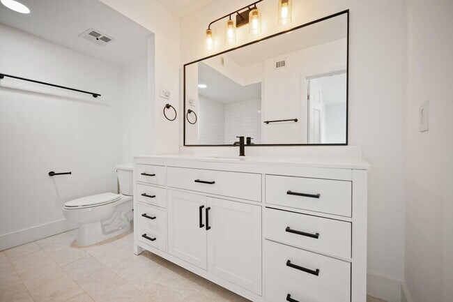 Building Photo - 2800 SW 87th Ave