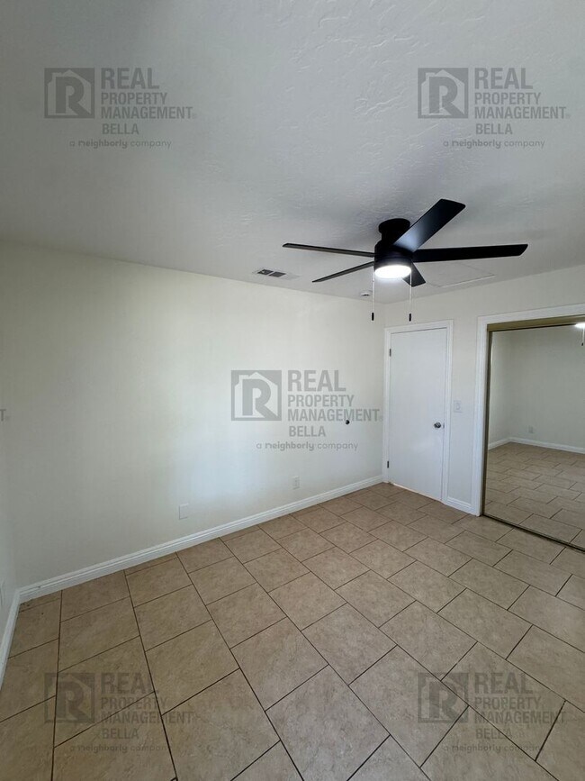 Building Photo - 7BR Single-Story Retreat on 2.7+ Acres – Spacious, Sun-Filled Living in Prime Temecula