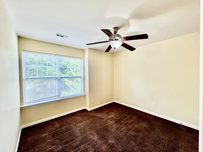 Building Photo - 7111 Adare Mews Rd