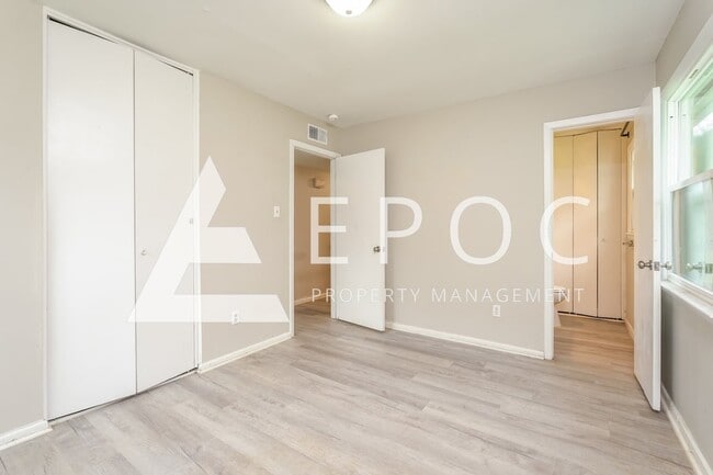 Building Photo - 4114 Carnation Dr