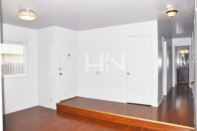 Building Photo - 6568 Flanders Dr