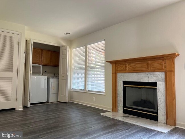 Building Photo - 14288 Glade Spring Dr
