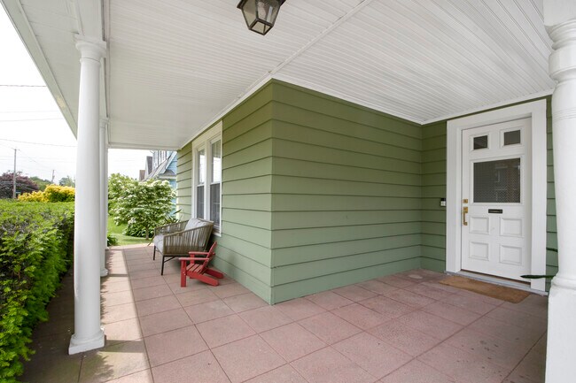 Building Photo - 55 Sherwood Ave