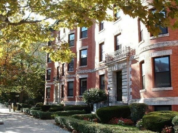 Building Photo - 1064 Beacon St