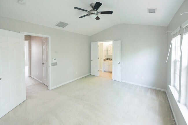 Building Photo - 2922 Duvalla Ave