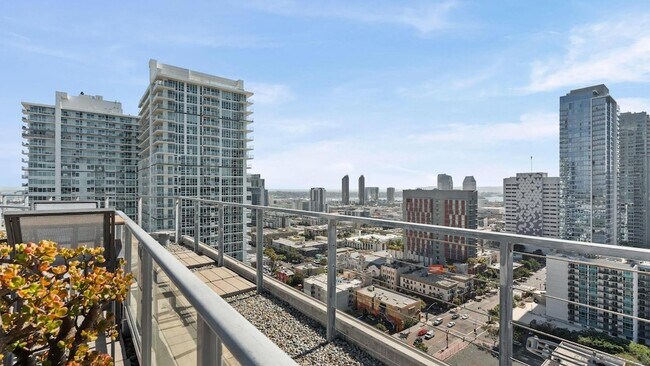 Building Photo - 1080 Park Blvd