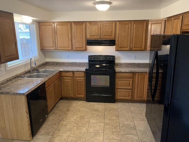 Building Photo - 432 30th Ave SE