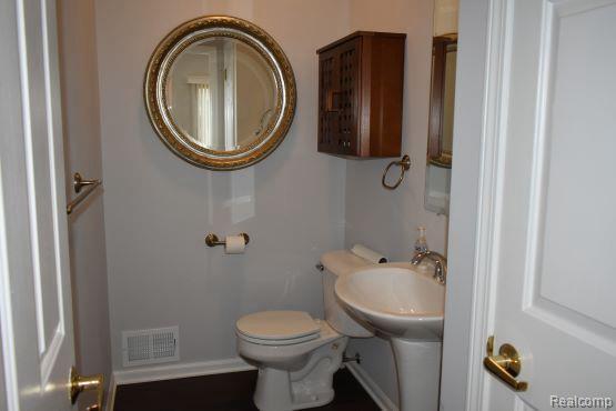 Building Photo - 131 Stratford Ln