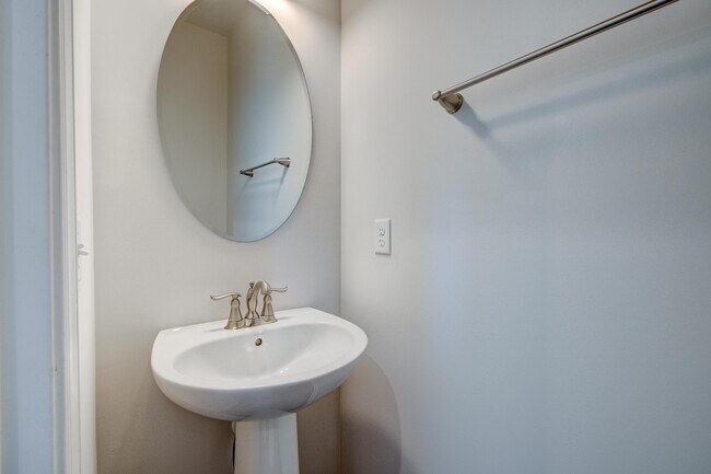 Building Photo - 4316 Summercrest Blvd