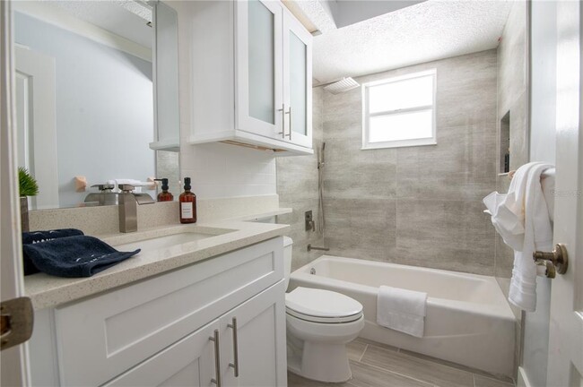 Building Photo - 6908 Arbor Oaks Cir