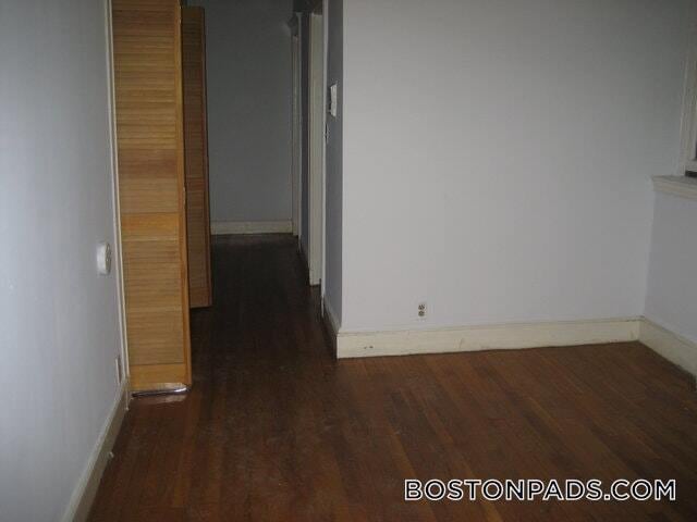 Building Photo - 143 Park Dr