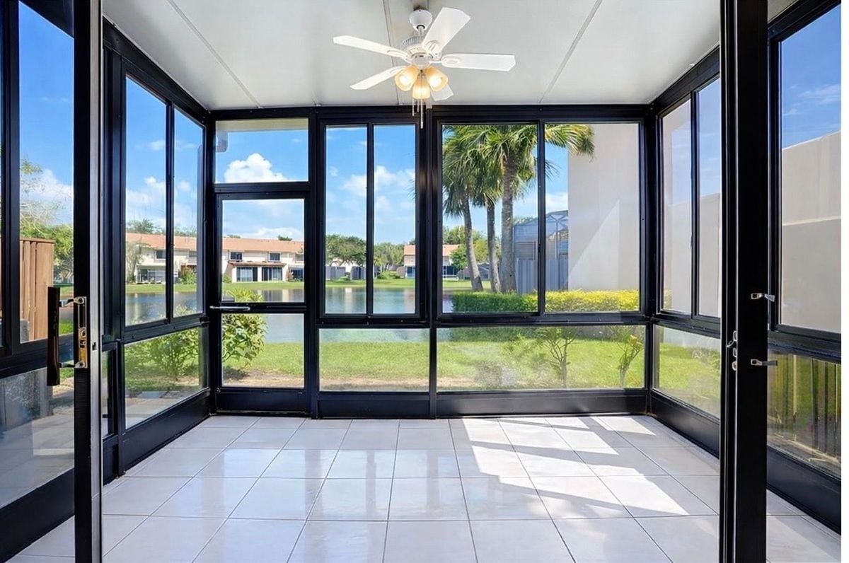 Building Photo - 3950 Cocoplum Cir