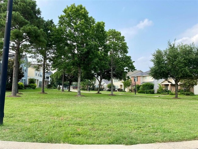 Building Photo - 6222 Settlers Lake Cir E