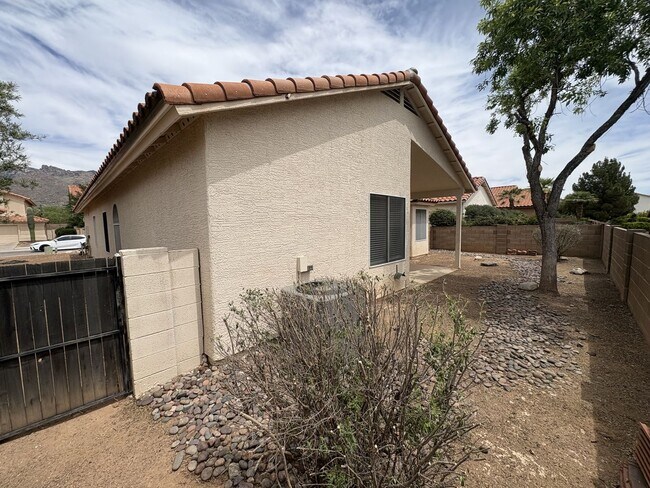 Building Photo - Sunrise & Sabino Canyon Four Bedroom Rental