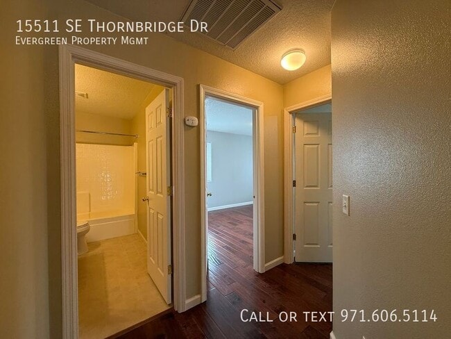 Building Photo - 15511 SE Thornbridge Dr