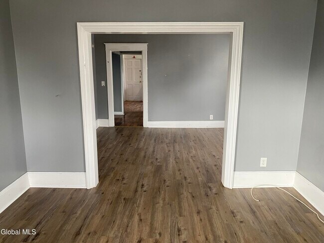 Building Photo - 1130 Pleasant St