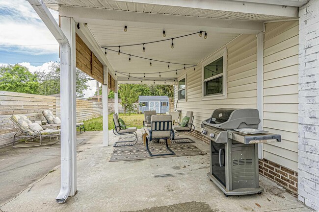 Building Photo - 7617 Glenwood Dr