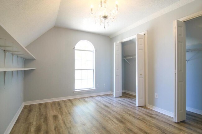 Building Photo - 7943 Audubon Dr