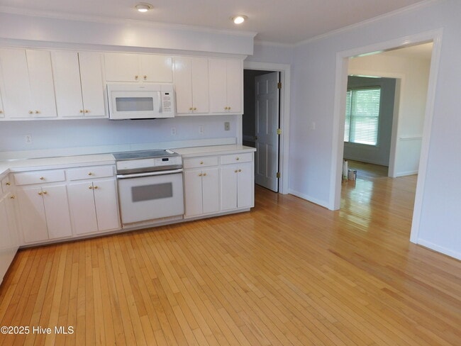 Building Photo - 3701 Lavenham Rd