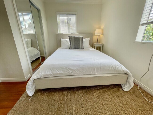 Building Photo - Mission Bay-Furnished 1 Bed/1 Bath