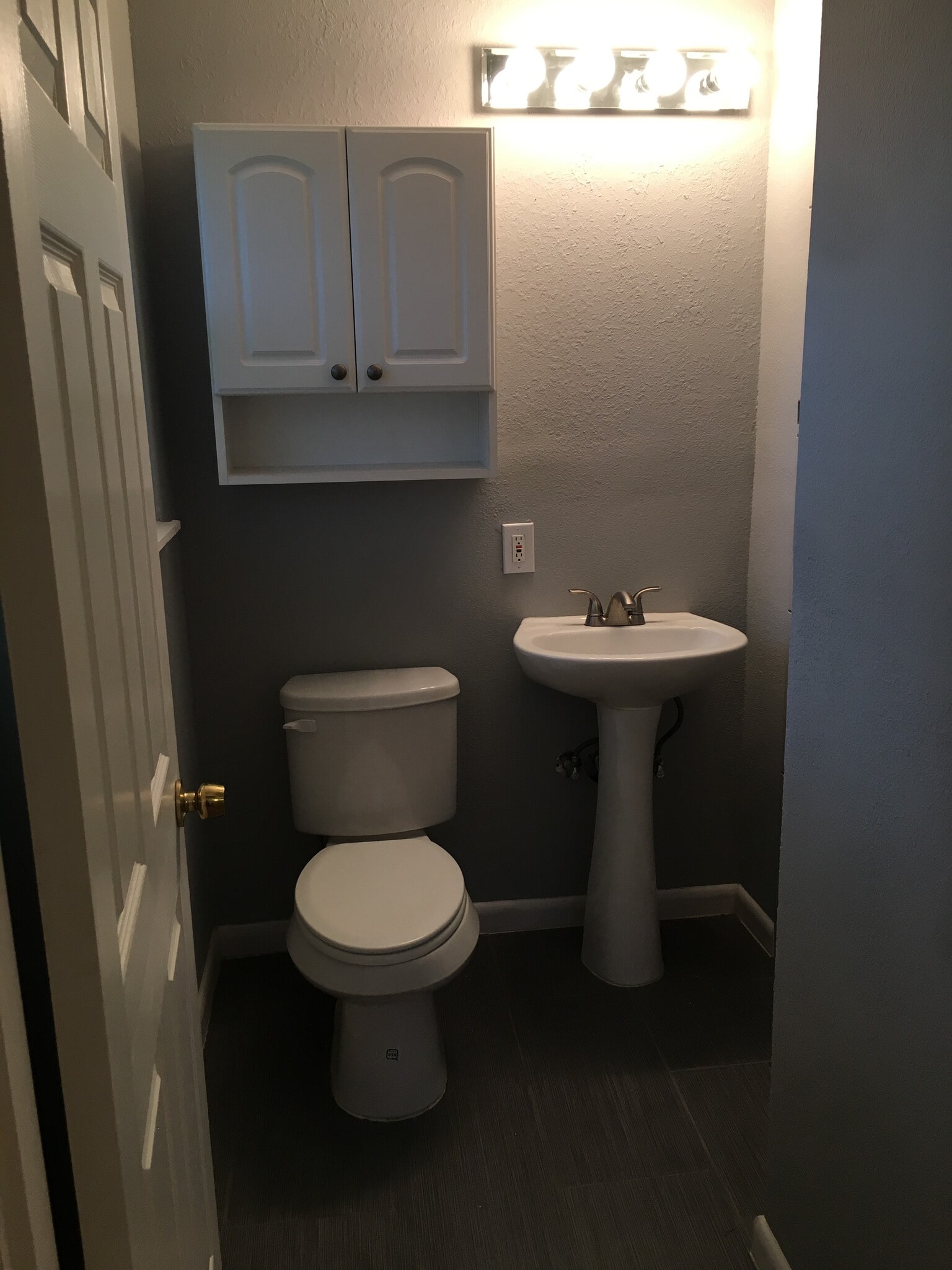 Master bathroom - 230 Middlebury Dr.