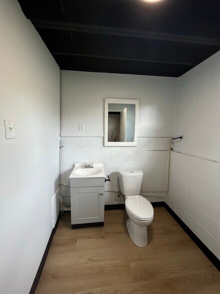 Building Photo - 1921 Dunning Rd