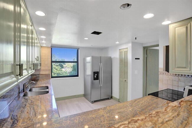 Building Photo - 406 Poinciana Island Dr