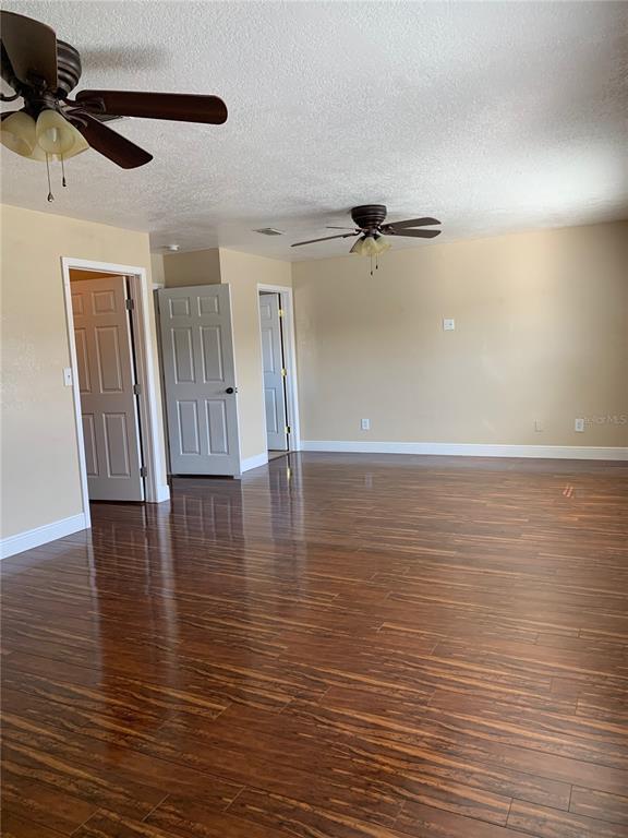 Building Photo - 2220 Heathwood Cir